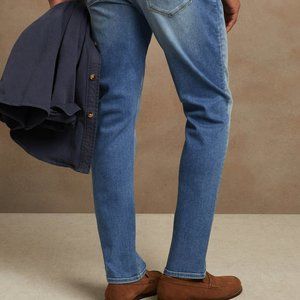 Banana Republic Light Wash Slim Luxe Traveler Jean 38W x 34L
